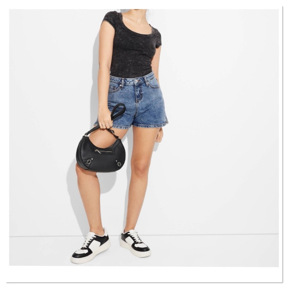 Women’s Super High-Rise Midi Classic Blue Jean Shorts